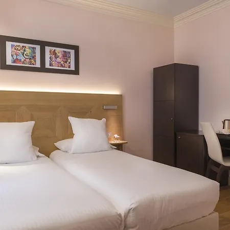 Hotel Eiffel Xv