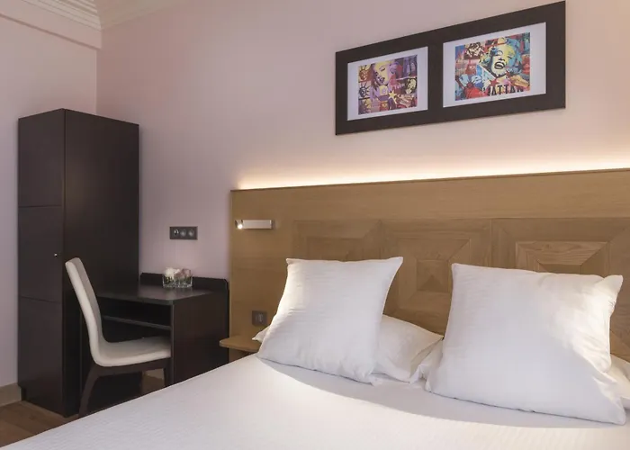 Eiffel Xv Otel Paris