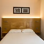 Eiffel Xv Hotel 2*